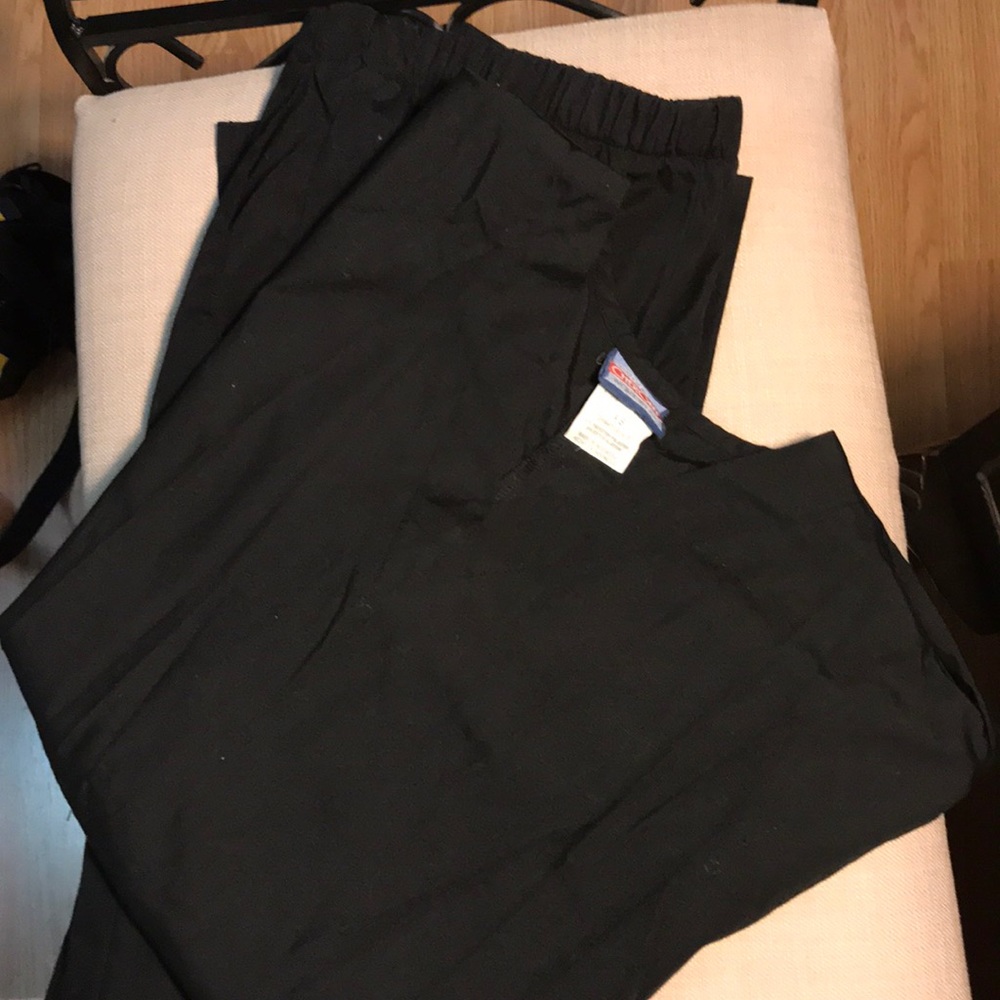 Cherokee Black XS scrub set